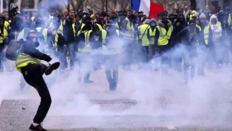 پیرس میں پی ایس جی کی چیمپئنز لیگ میں جیت پر ہنگامہ، پولیس سے جھڑپیں، درجنوں گرفتار