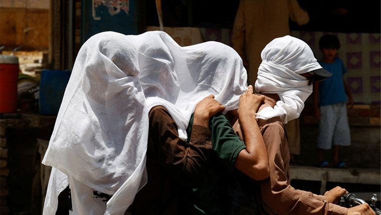 بارشی سسٹم پنجاب سے نکلتے ہی سورج کی تپش نے گرمی بڑھا دی