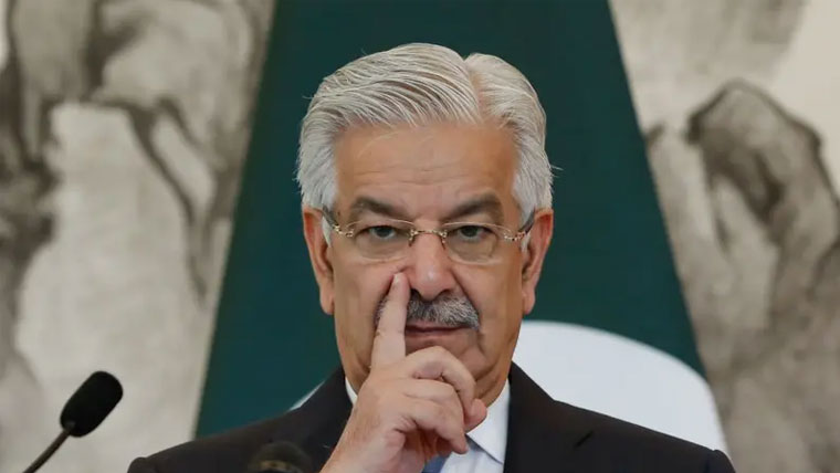 خواجہ آصف کے لیسکو اہلکاروں پر بغیر رسید رقم وصولی کے الزامات