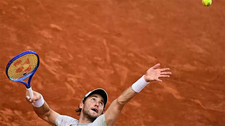 Pressure turns to Zverev, Ruud as French Open week two begins