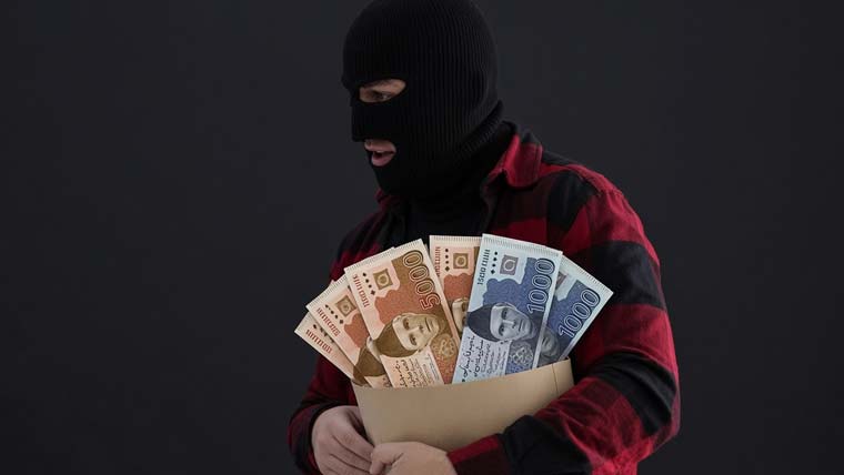 آن لائن گیمز کے منفی اثرات، برطانیہ پلٹ نوجوان نے لاہور میں بینک لوٹ لیا