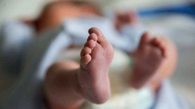 لاہور: فرید کالونی میں کچرے کے ڈرم سے نومولود بچے کی لاش برآمد