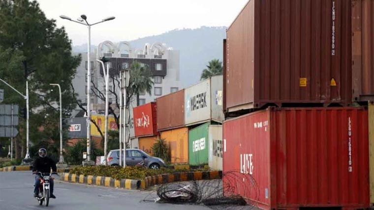 اسلام آباد میں کوئی سڑک بند نہیں، شہریوں کے تحفظ کیلئے کنٹینرز رکھے: وزارت اطلاعات