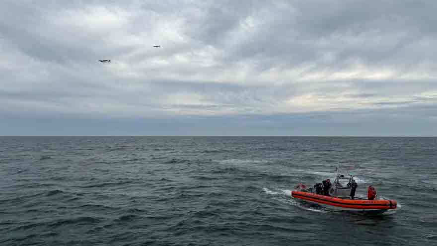US Coast Guard suspends search for people on crashed medical aircraft