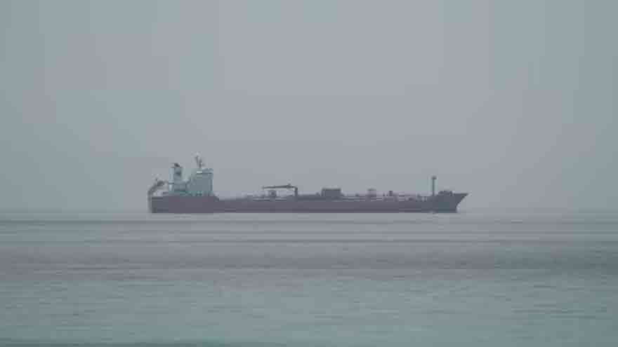 Oil gains as traders weigh Gulf tensions against strong Mideast exports