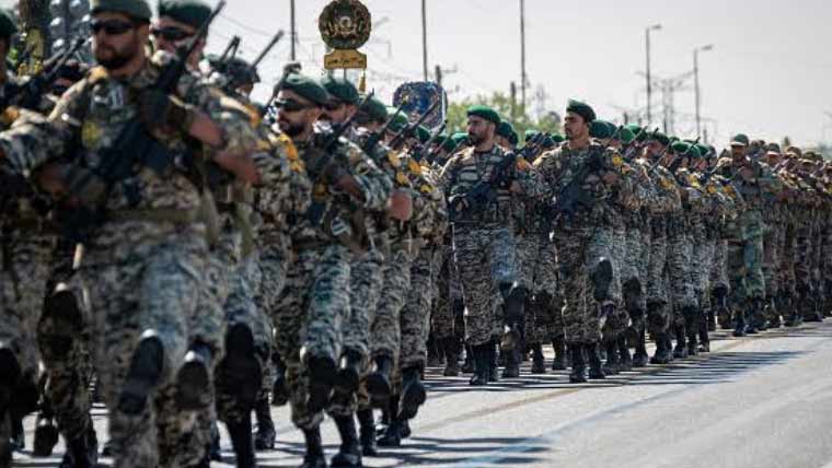 آبنائے ہرمز مکمل طور پر ہمارے کنٹرول میں ہے: ایرانی فوج کا پھر دعویٰ