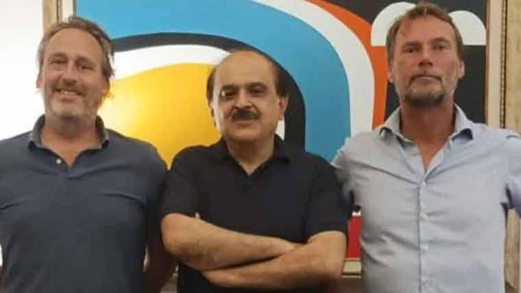 گرلز ہاکی ٹیموں کے تربیتی کیمپ کیلئے ڈچ کوچز کی پاکستان آمد