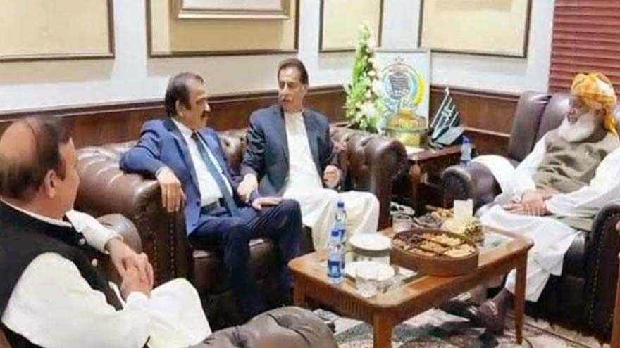 Govt negotiating committee briefs PM Shehbaz on Fazlur Rehman meeting