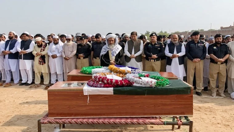 خیبرپختونخوا میں فائرنگ سے شہید ہونے والے اہلکاروں کی نمازجنازہ ادا
