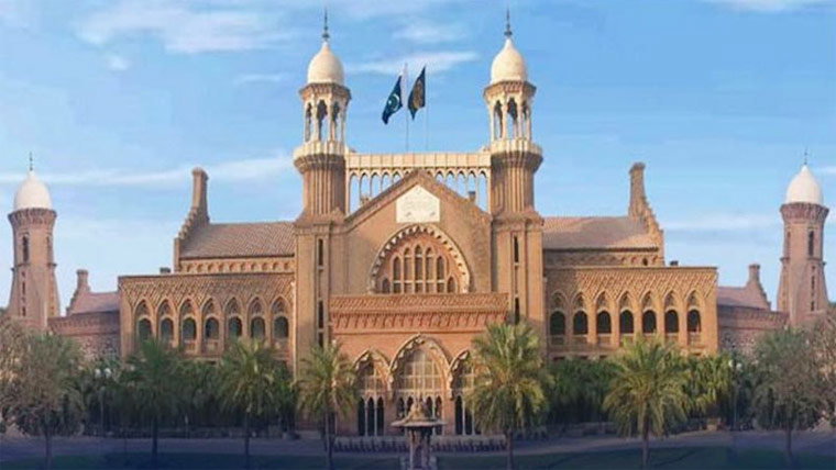 بانی پی ٹی آئی کی بہنوں کو جیل میں سہولیات بارے رپورٹ طلب