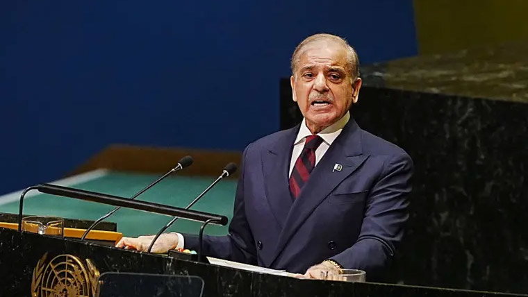 وزیراعظم کی ریاض پر حوثی حملے کی مذمت، سعودی خودمختاری کے تحفظ کا عزم