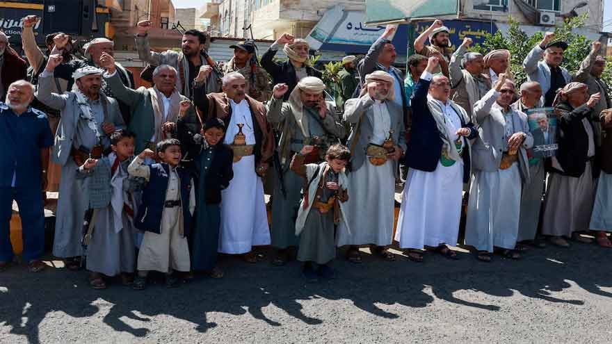 Yemen's Houthis renew warning over Saudi airports after deadly Riyadh attack