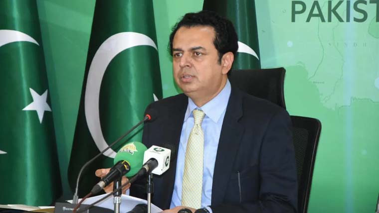 خیبرپختونخوا میں دہشتگردی کے خاتمے تک رہیں گے، کوئی سیاسی ایجنڈا نہیں: طلال چوہدری