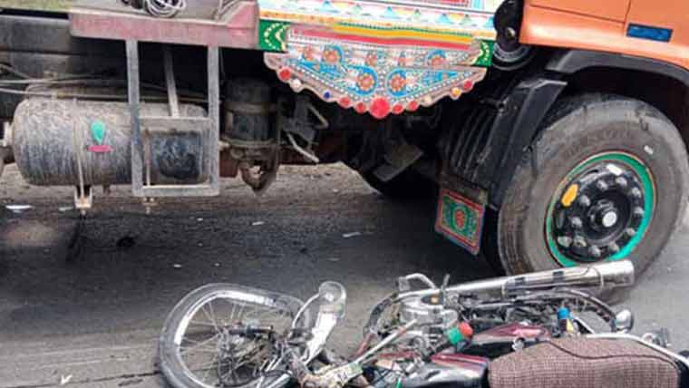 شیخوپورہ میں  ٹرک اور  موٹر سائیکلوں کے درمیان تصادم سے دو نوجوان جاں بحق