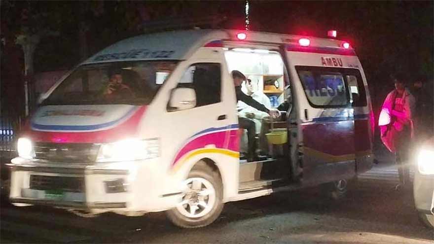 Car-trailer accident leaves three dead in Lahore