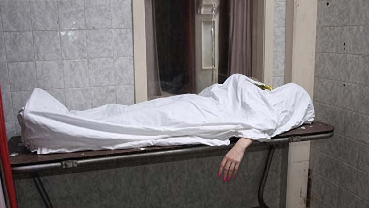 ڈسکہ: تیز رفتار کار کی ٹکر سے 45 سالہ خاتون جاں بحق، ڈرائیور فرار