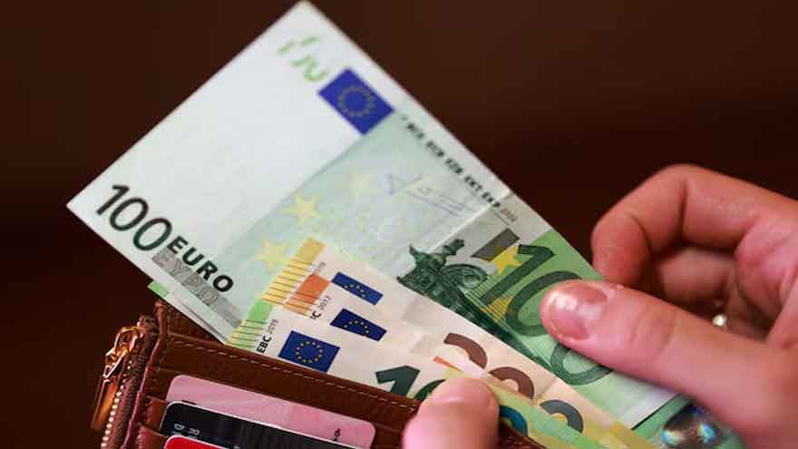 Dollar firmer, euro weakens as French protests turn violent