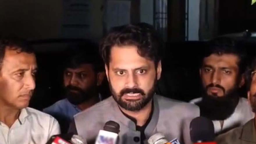 Mir Raza's family lawyer Jibran Nasir demands action on judicial commission's recommendations within 24 hours