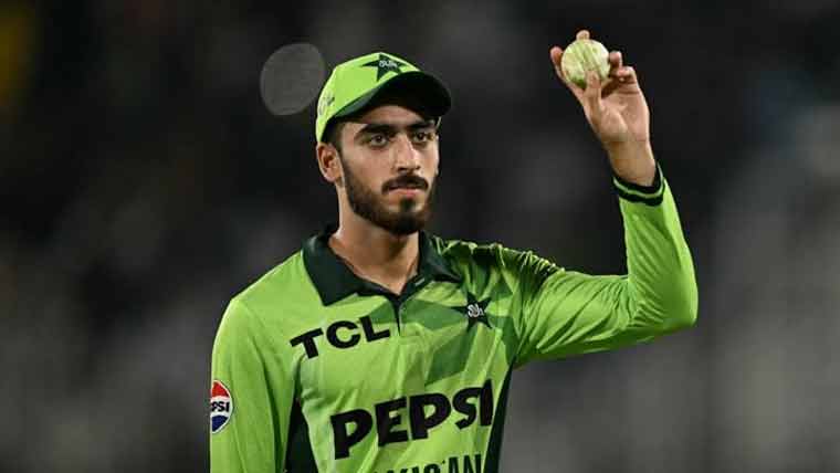 انگلینڈ کے خلاف عرفات منہاس نے اہم اعزاز حاصل کرلیا