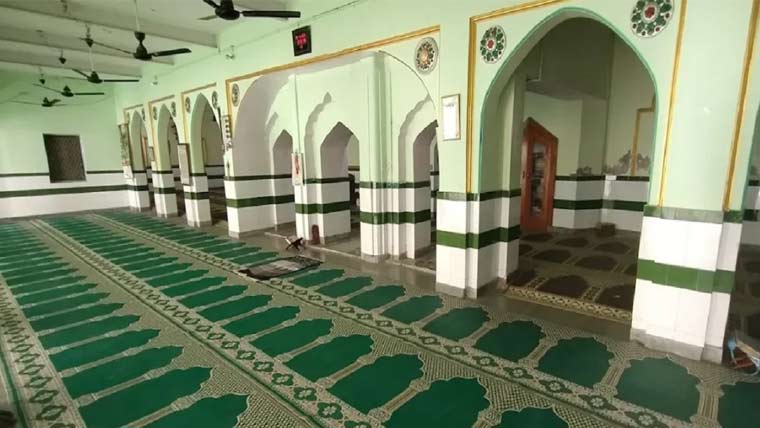 5 تاریخی مساجد کی مسماری کے بعد نئی دہلی کی تاریخی ریس کورس مسجد کو بھی خالی کرنے کا نوٹس جاری