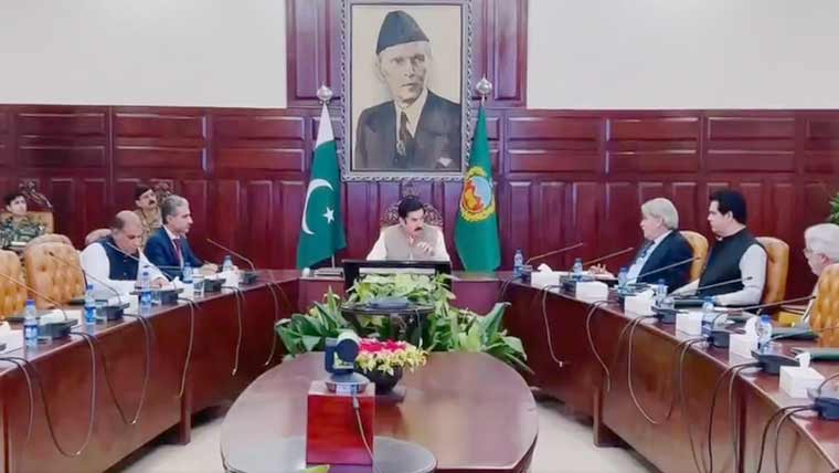 دہشتگردی کا خاتمہ، خیبر پختونخوا کی ترقی اور کرپشن کا سدباب ترجیحات ہیں: فیصل کریم کنڈی