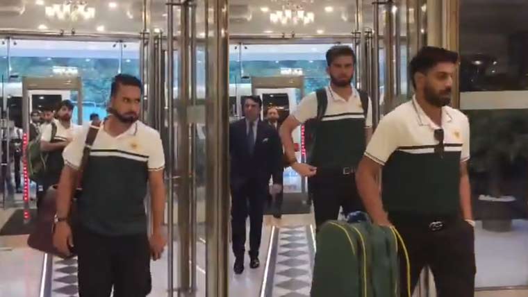 ٹرائی سیریز: قومی ٹیم لاہور پہنچ گئی، سکیورٹی انتظامات سخت