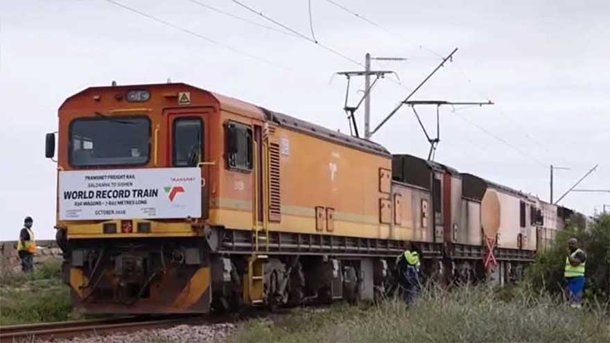 South Africa sets record with 7.6km freight train