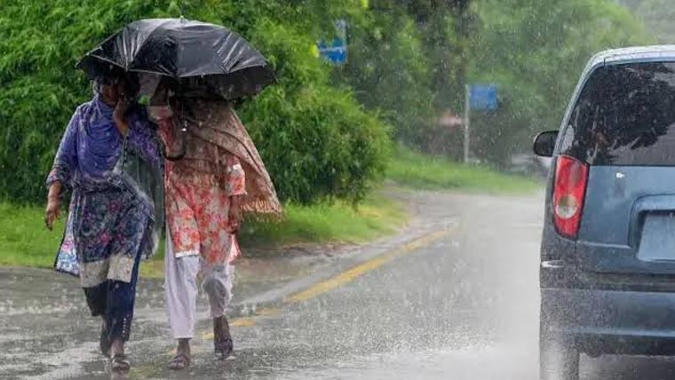 خیبرپختونخوا کے بعد پنجاب میں بھی بارش، سردی کی شدت بڑھ گئی