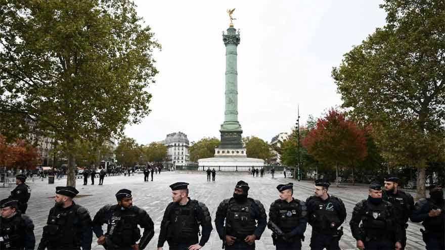 Police fire tear gas as new French demonstrations kick off