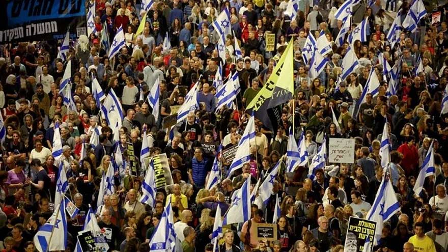 Thousands rally against Netanyahu ahead of vote, demand inquiry into October 7 failures