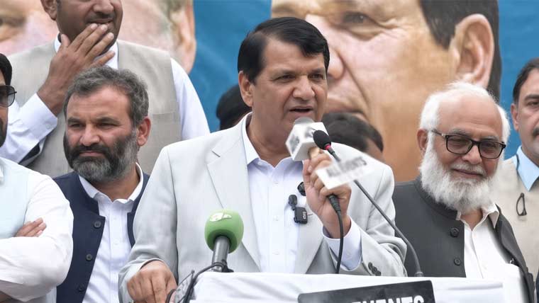 خیبرپختونخوا کے عوام نے انتشار کی سیاست مسترد کردی، جلد تبدیلی نظر آئے گی: امیر مقام