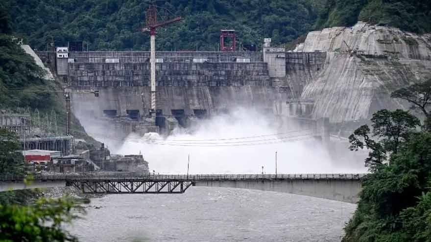 Indian protesters clash with police over dam project bordering China