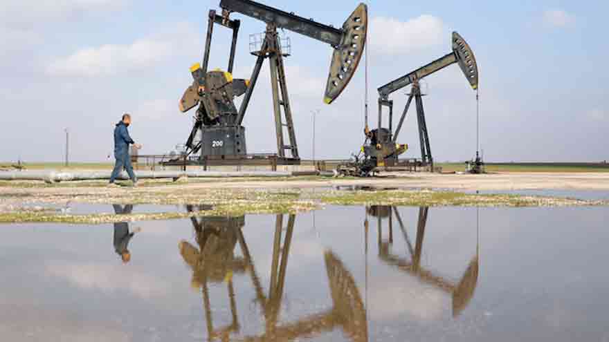 Oil eases on Middle East diplomacy hopes, Saudi attacks keep supply worries alive