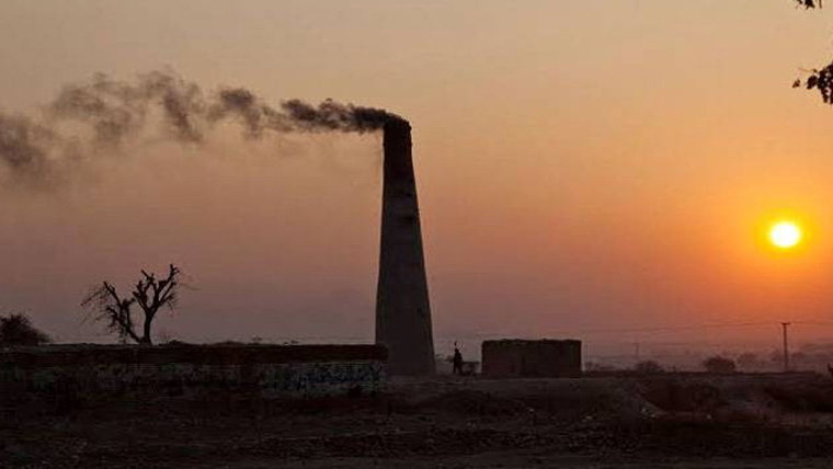 پنجاب میں انسدادِ سموگ کارروائیاں تیز، ایک ماہ میں 197 بھٹے مسمار، 163 سیل