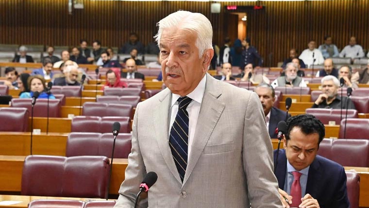 فیلڈ مارشل خطے میں امن کیلئے تہران گئے، میری موجودگی ضروری نہ تھی: خواجہ آصف
