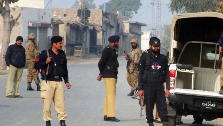 سکھر میں پولیس مقابلہ، سکیورٹی اہلکاروں پر حملوں میں ملوث ڈاکو مارا گیا
