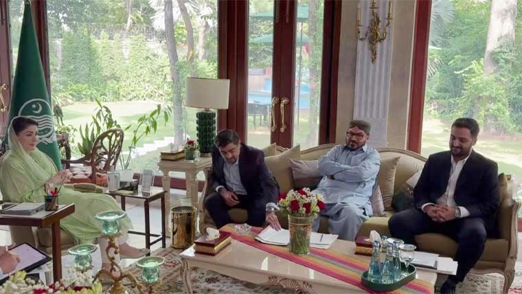مریم نواز سے ڈی جی خان کے ارکان اسمبلی کی ملاقات، ترقیاتی منصوبوں پر تبادلہ خیال