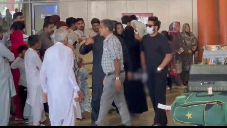 ٹیسٹ ٹیم کے اوپنر امام الحق وطن واپس پہنچ گئے