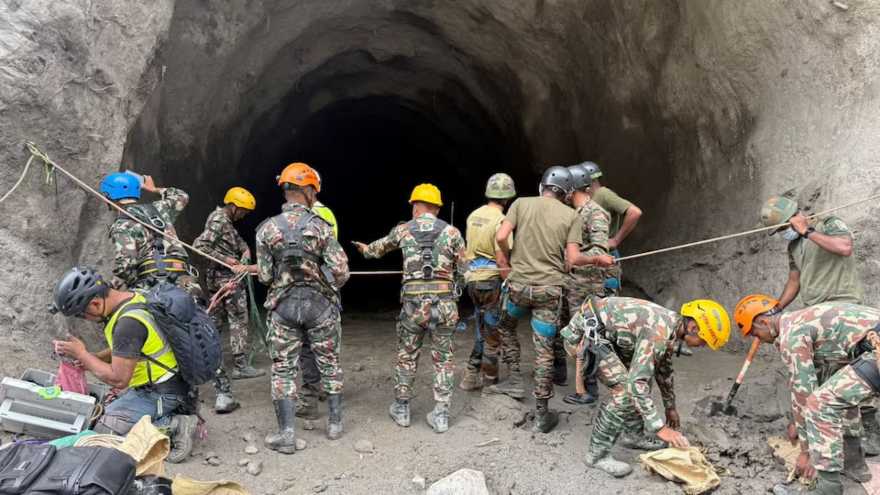 Nepal flood death toll crosses 1,000, rescuers reach remote areas