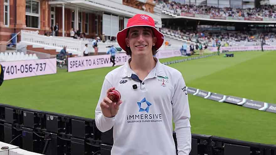 Cricketer runs 100km before bowling in Guinness World Record bid