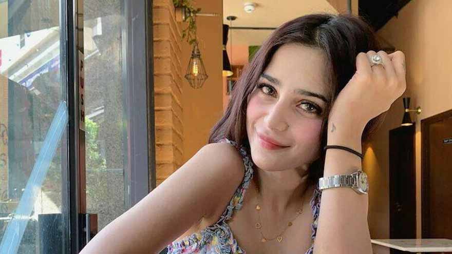 Aima Baig's Instagram status sparks speculation over split from Zain Ahmed