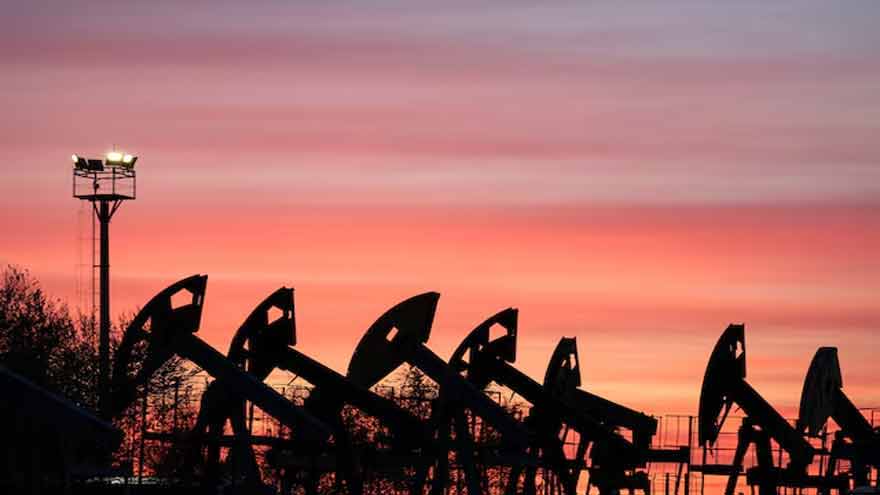 Saudi pipeline outage threatens loss of 4pc of global oil supply