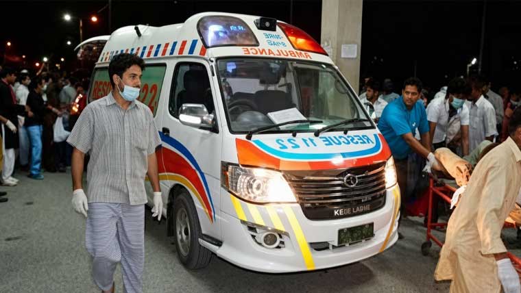 رحیم یار خان: ٹرک کی موٹر سائیکلوں کو ٹکر، میاں بیوی جاں بحق، 3 بچے زخمی