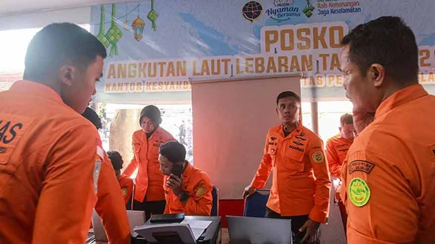 Six dead, 130 missing after Indonesian passenger ship sinks off Java