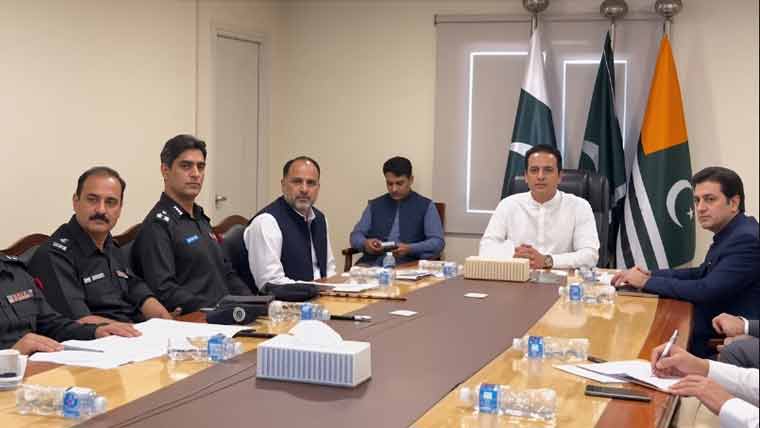 وزیراعظم آزاد کشمیر کا بڑے ٹرانسپورٹ اڈے  مظفر آباد شہر سے باہر منتقل کرنے کا حکم