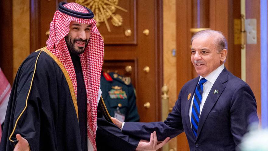 PM Shehbaz reaffirms Pakistan's support for Saudi Arabia after Makkah drone attack