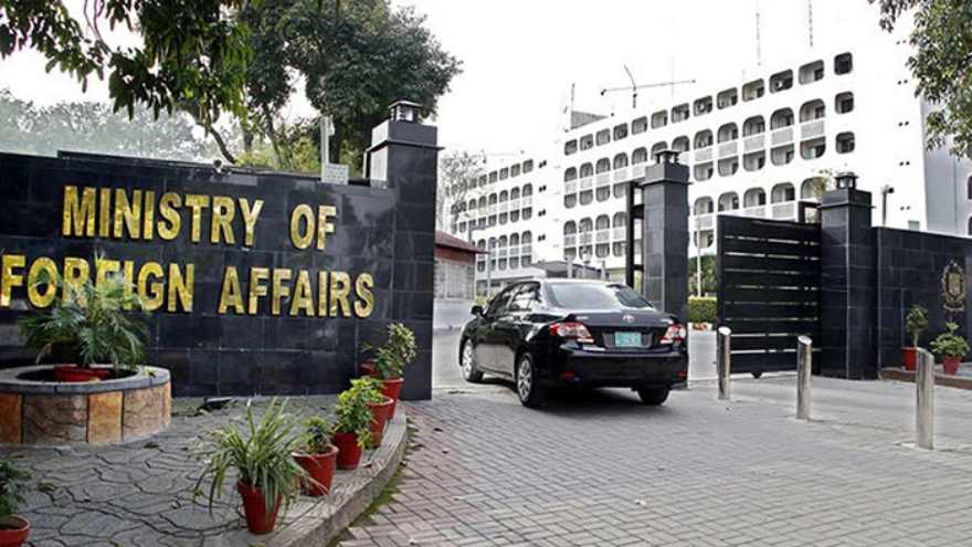 Pakistan protests Indian naval vessel's violation of EEZ