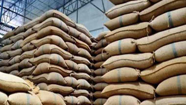 ذخیرہ اندوزوں سے ضبط گندم میں خوردبرد، اسسٹنٹ کمشنر سمیت 4 افسران معطل