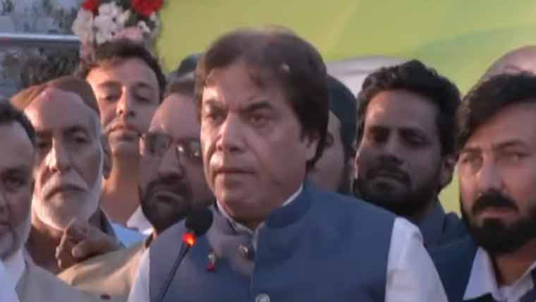 خدمت کا جذبہ جاری رہے گا، ہم جھکنے، بھاگنے اور بکنے والے نہیں: حنیف عباسی