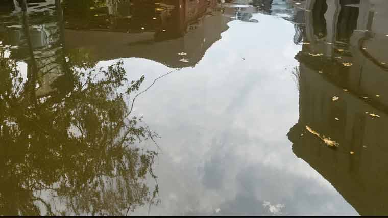 گجرات میں بارشی پانی کے گڑھے میں ڈوب کر 2 کم سن بھائی جاں بحق